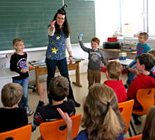 Volksschule Karres - Lesung und Zaubershow von Margit Kröll