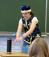 Volksschule Gschnitz - Lesung und Zaubershow von Margit Kröll