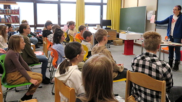 Lesung Margit Kröll - Mittelschule St. Johann