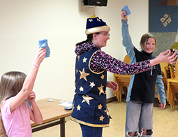 Mittelschule Hippach - Zaubershow von Margit Kröll
