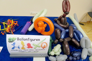 Jenbacher Ostermarkt 2025 -Ballon modellieren - Margit Kröll
